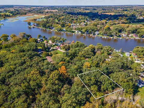 Land, Johnsburg, IL