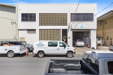 Honolulu Warehouse with Office Space