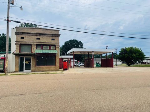 Mixed-Use Car Wash and Retail Building