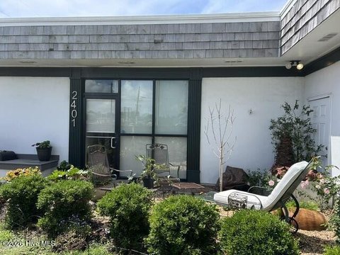 Versatile Commercial Property, High Visibility