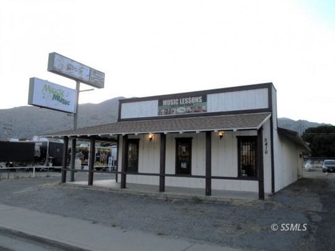 Retail Building on Lake Isabella