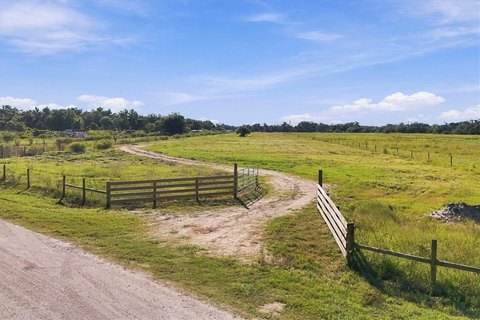 Land, MYAKKA CITY, FL