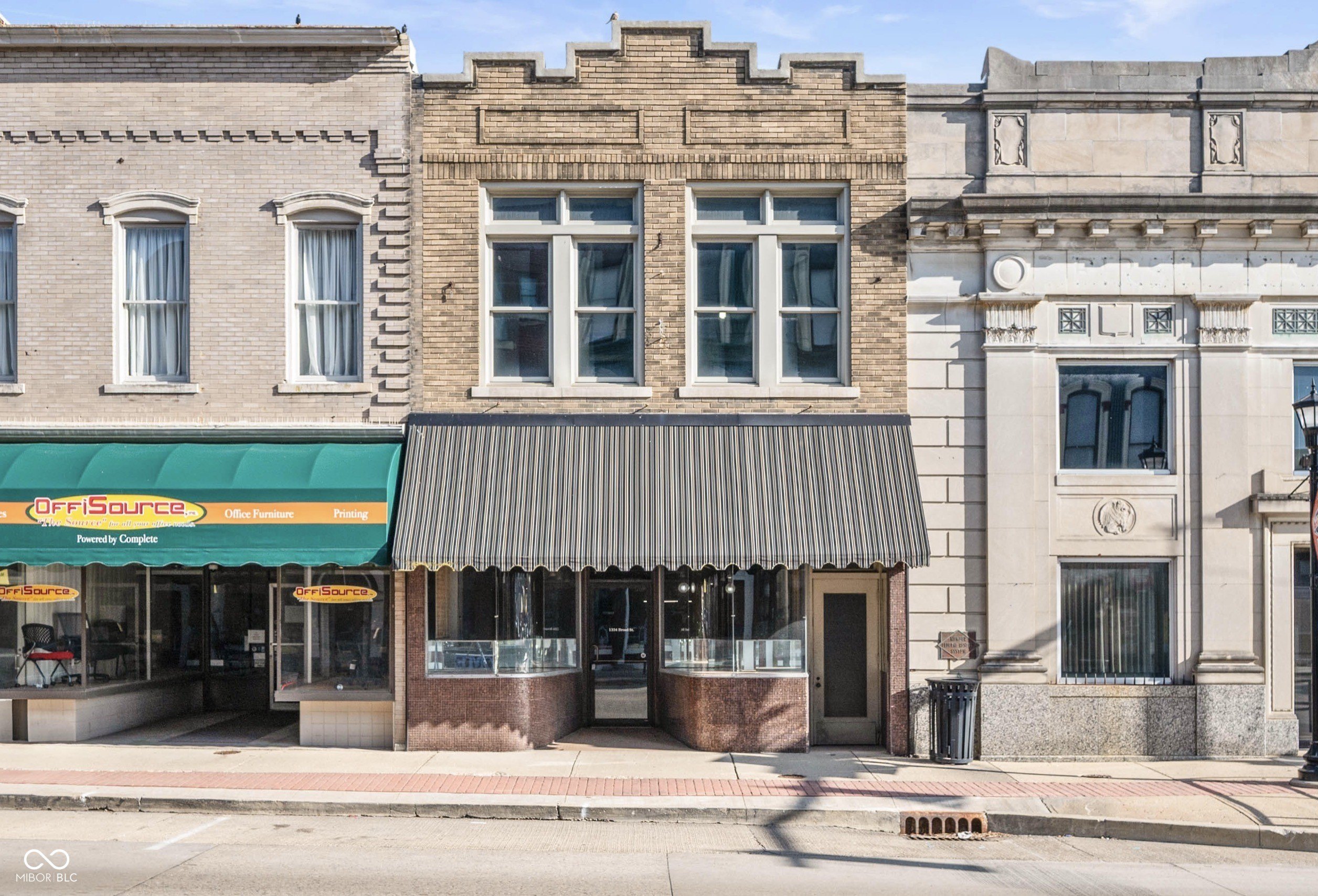 Versatile Mixed-Use Commercial Property