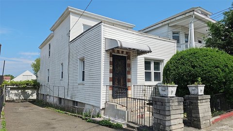 Mount Vernon Duplex with Garage