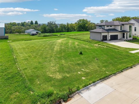 Land, Waukee, IA