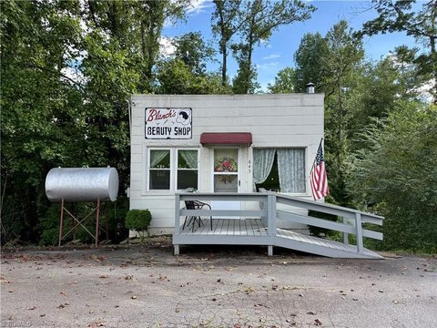 North Wilkesboro Commercial Building