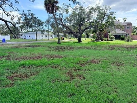 Land, ST PETERSBURG, FL