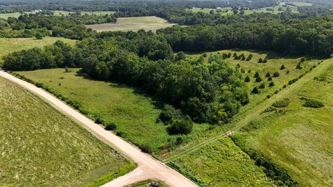 LAND - Russellville, MO