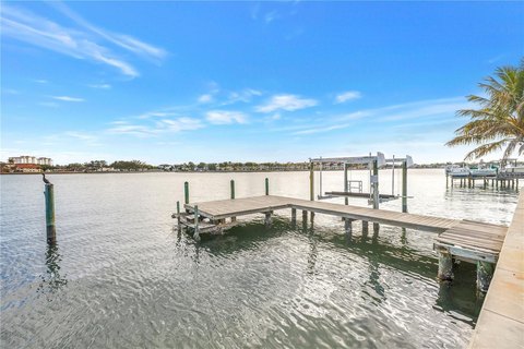 Land, ST PETERSBURG, FL