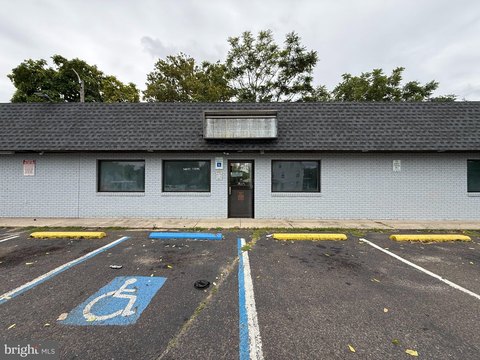 Two-Unit Retail Plaza