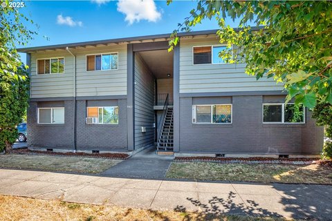 Portland Fourplex with Income Potential