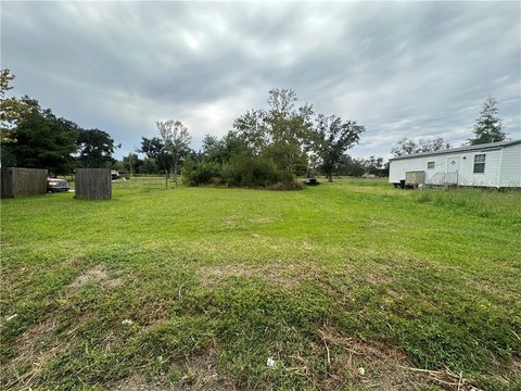 Land, LA