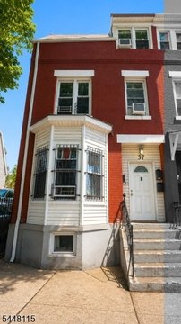 Updated 2-Unit Brownstone Duplex