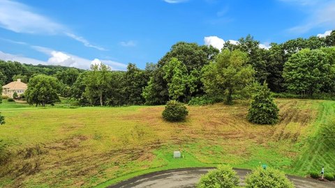 Residential Lot in Golf Community