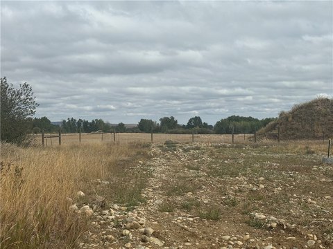 Land, Roberts, MT