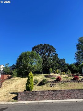 LAND - Salem, OR