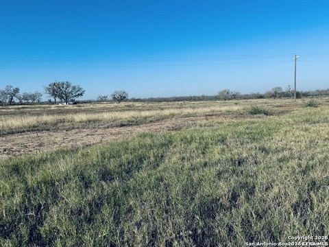 Land, La Vernia, TX
