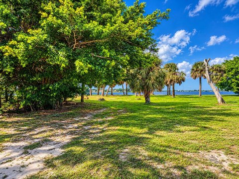 Land & Docks, West Palm Beach, FL