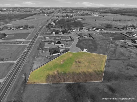 Residential Land in Lorena, TX