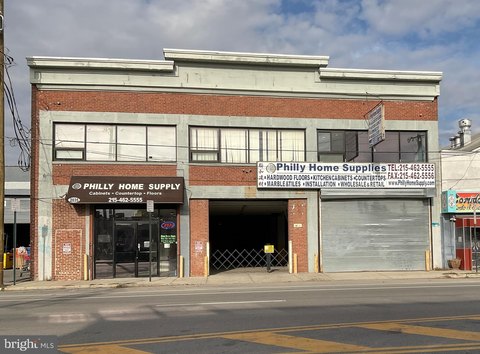 Industrial Space with Showroom