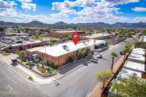 Versatile Commercial Building in Tucson