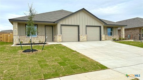 Modern Duplex in Copperas Cove
