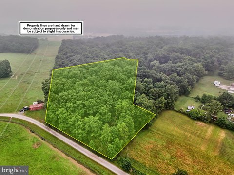 Secluded Gettysburg Lot with Sewer