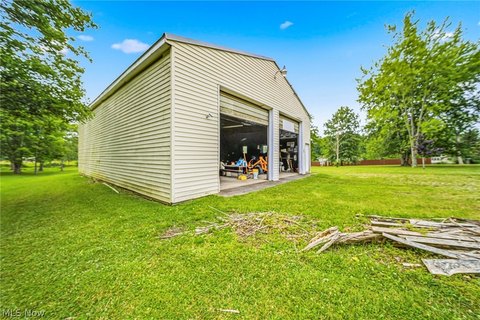 Land, Chardon, OH