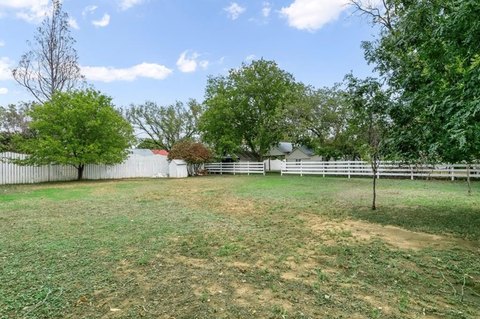 LAND - Fredericksburg, TX