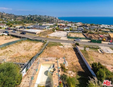 Land, Malibu, CA