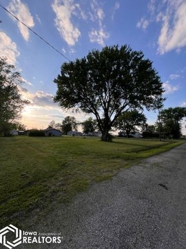 LAND - Other - Russell, IA