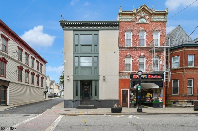 Mixed-Use Investment Opportunity, Newton