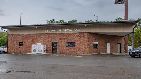 Versatile Commercial Building with Cooler