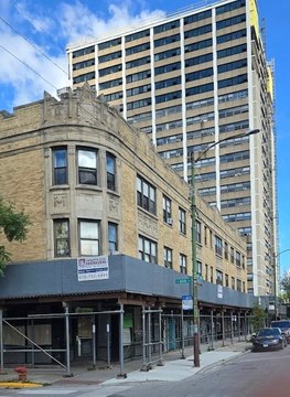 Mixed-Use Building in Woodlawn