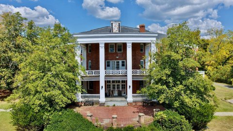 Pence Springs Resort Hotel Land