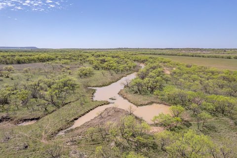 Agricultural Land with Creek & Tanks