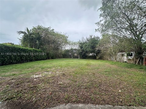 Residential Land in Miami Shores