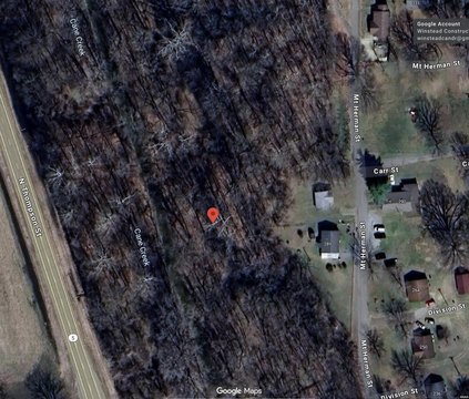 Landlocked Land in Woodland Mills