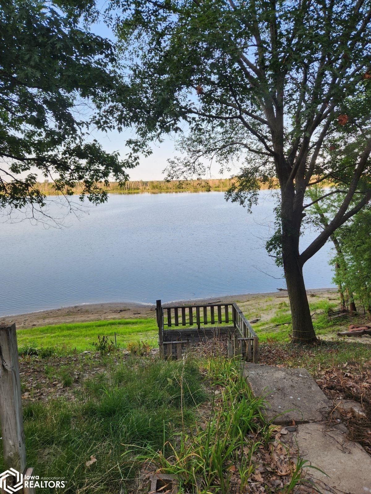 Lakefront Lot in Wapello, Iowa