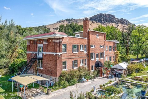 Historic Lava Hot Springs Inn