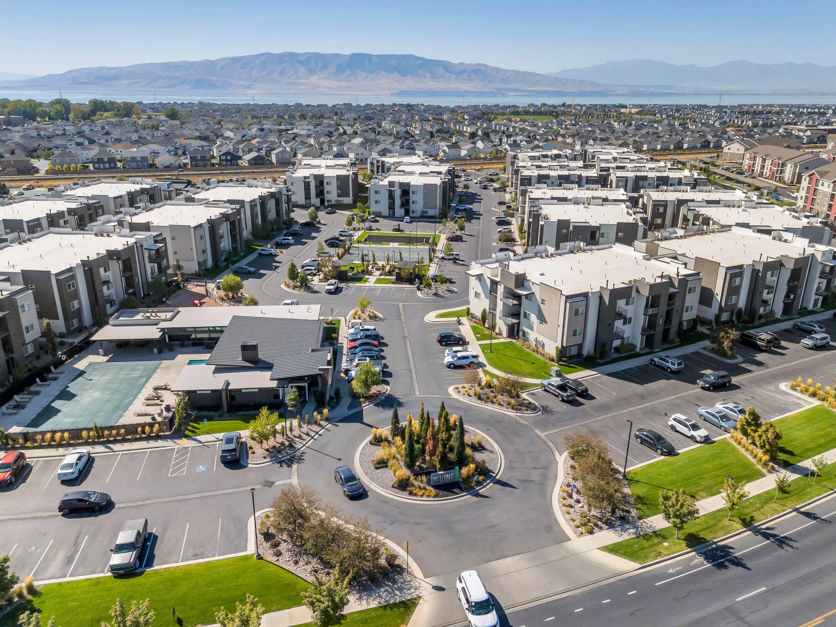 Modern Multifamily Building in Vineyard