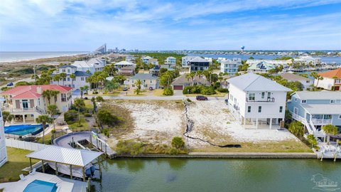Pensacola Canal-Front Vacant Lot