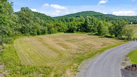 Creekfront Homesite in Gated Community