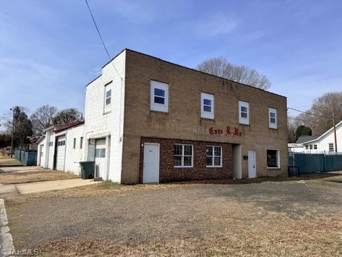 Commercial Garage Building on Corner Lot