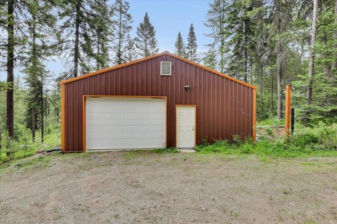 Land with Shop Near Lake