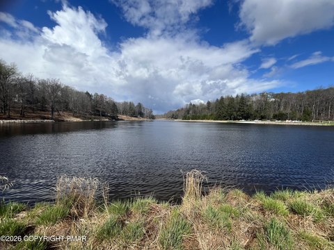 Land in Sky View Lake