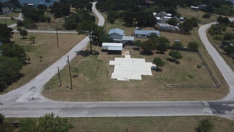 Land, Tow, TX