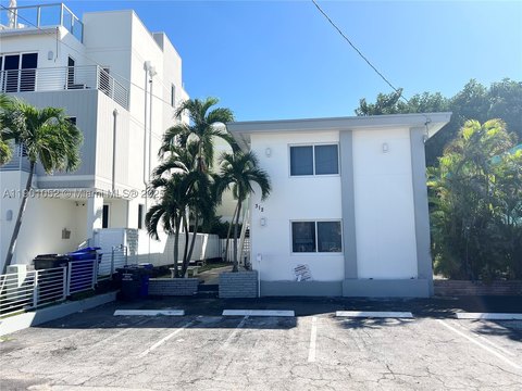 Renovated Fourplex Near the Beach