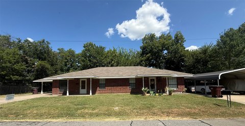 Duplex with Fenced Yards