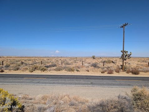 Residential Land in Lancaster, CA